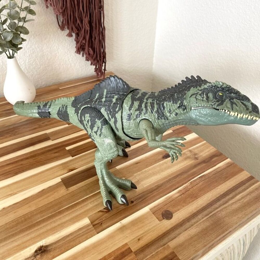 Jurassic World Giganotosaurus Toy